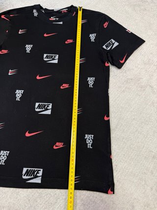 Camiseta Nike Negra Estampada