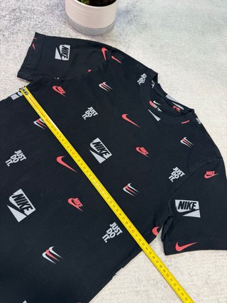 Camiseta Nike Negra Estampada