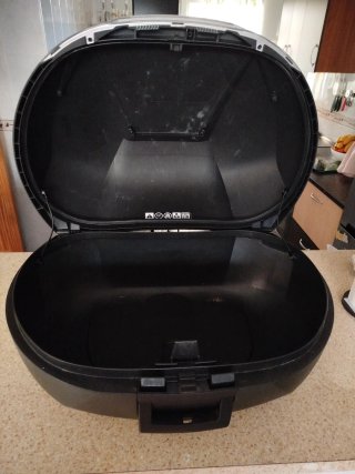Baúl Moto SHAD 47 Negro con base ( sin tornillos)
