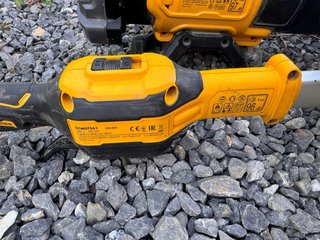 Desbrozadora, motosierra y soplador DeWalt