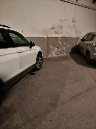 Plaza de garaje para coche pequeño o moto