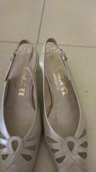 Zapatos tacón bajo beige talla 37