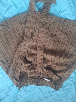 Pantalón corto de lino con rayas