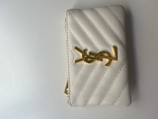 Monedero YSL Blanco y Dorado