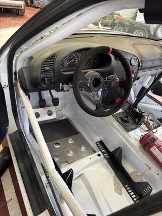 Carrocería BMW E36 Touring con barras