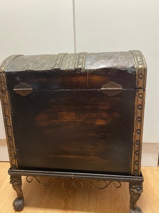 Cofre decorativo metal y madera