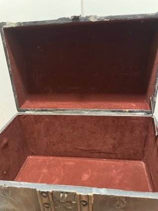 Cofre decorativo metal y madera