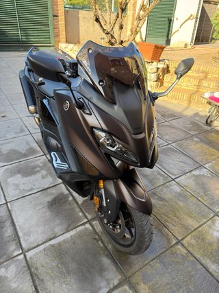 Yamaha TMAX 560 Tech Max AÑO 2025 Y SÓLO 2500 Km