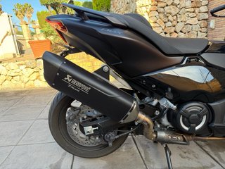 Yamaha TMAX 560 Tech Max AÑO 2025 Y SÓLO 2500 Km