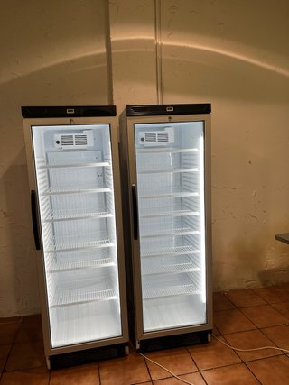 Nevera expositora 1 puerta bebidas