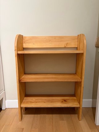 Estantería de madera