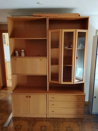 Mueble de salón madera y cristal