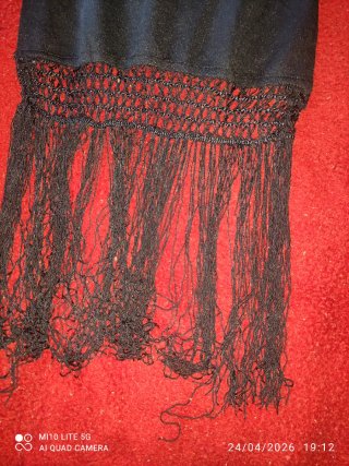 Bufanda azul ligera con ganchillo