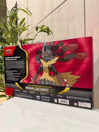 Pokemon Mega Lucario EX Collezione con Statuina