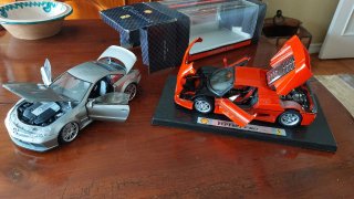 Mercedes SL65 AMG V12 Biturbo y Ferrari F50 1:18