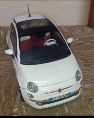 MODELLINO NUOVA FIAT 500 SCALA 1/18 MONDO MOTORS