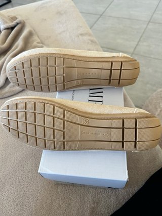 Mocassini beige Dream Pairs con fibbia oro