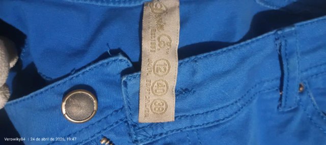 Pantalón pitillo azul