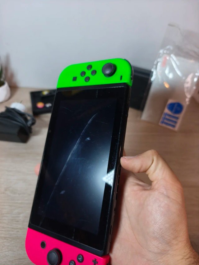 Nintendo Switch Verde y Rosa
