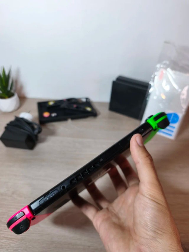 Nintendo Switch Verde y Rosa
