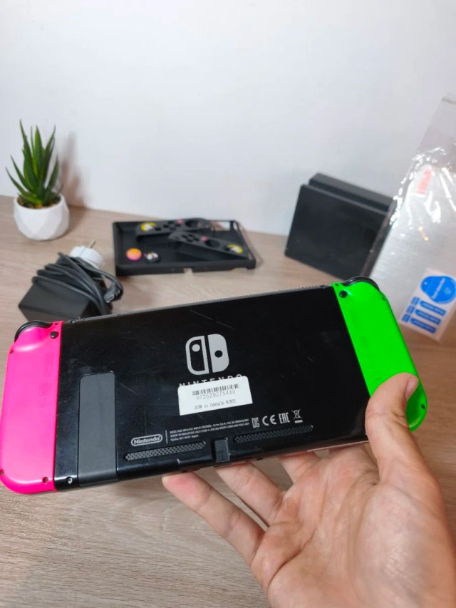 Nintendo Switch Verde y Rosa