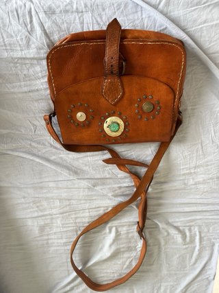 Bolso cuadrado de piel clara