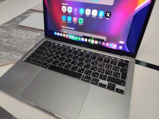 MacBook Pro M1 16GB 512GB Plata
