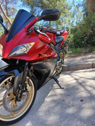 Yamaha YZF R125 2010 Roja y Negra