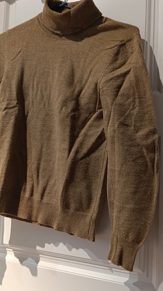 Jersey cuello alto verde oliva