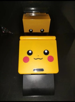 Nintendo Game Boy Advance SP Pikachu
