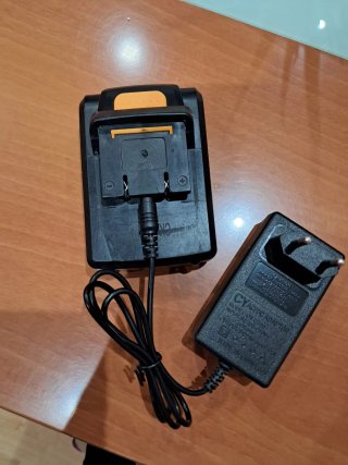 Batería 21V 2.0Ah y Cargador