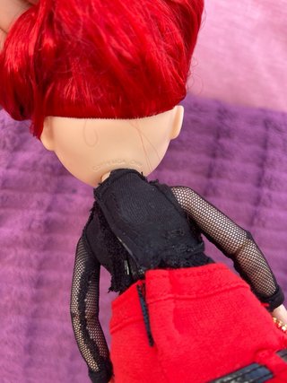Muñeca Rainbow High Ruby PRECIOSA