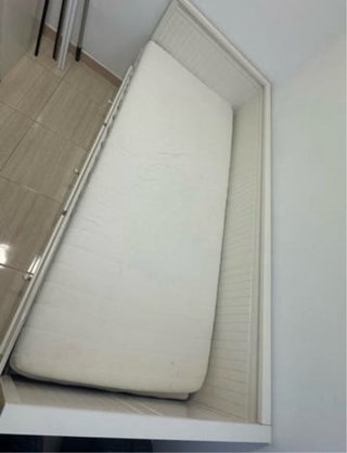 Cama doble con cajones