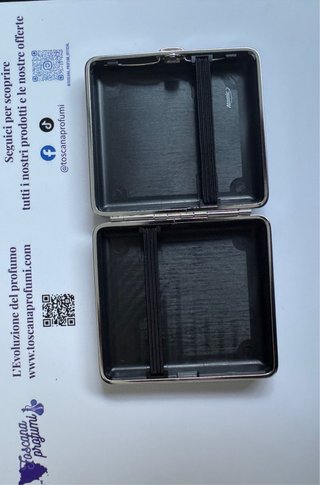 Porta sigarette nero e argento