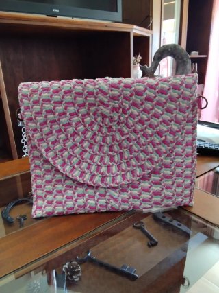 Bolso de rafia tejido multicolor, Nueva Temporada.
