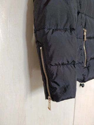 Anorak Zara Negro con cuello de pelo