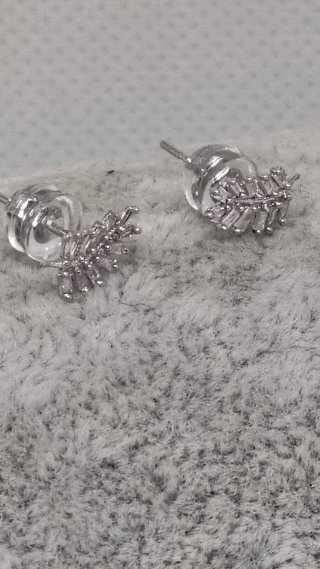 Pendientes hoja oro y diamantes