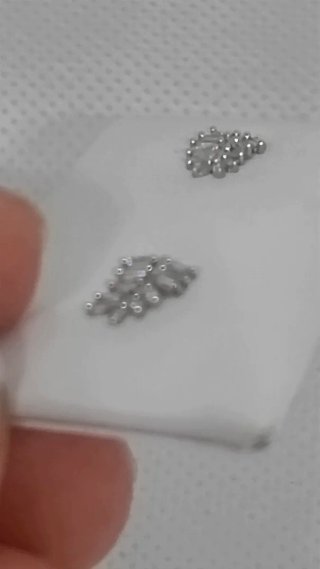 Pendientes hoja oro y diamantes