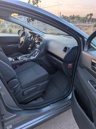 ​Se vende Peugeot 3008 (2011) - Muy cuidado e interior impecable ​Se vende Peugeot 3008  2011