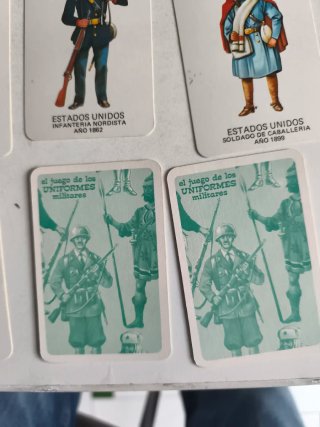 Baraja de cartas uniformes militares completa