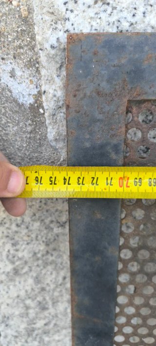 Plancha metálica perforada