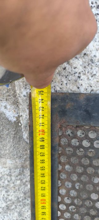 Plancha metálica perforada