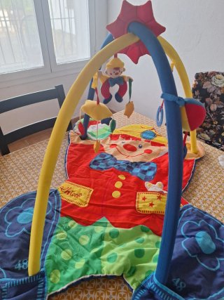 Gimnasio para bebé marca chicco