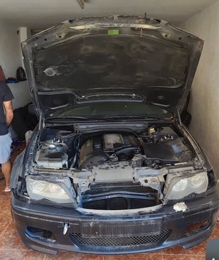 Bmw E46.  320i
