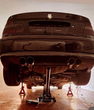 Bmw E46.  320i