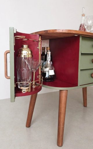 Aparador/ mueble bar mid century restaurado