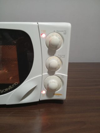 Forno Microonde DeLonghi con Grill