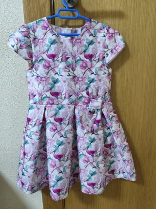 Diferentes vestidos y diferentes tallas, preguntar