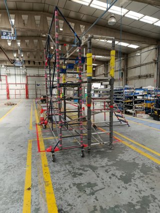 Plataforma Escalera Móvil Aluminio