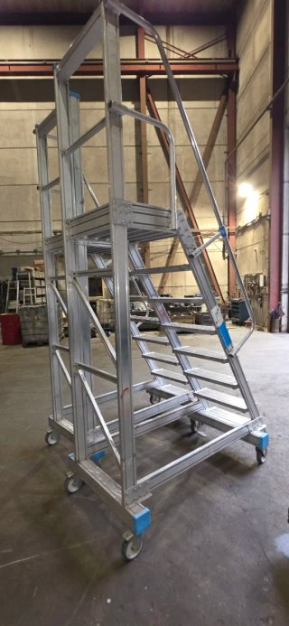 Escaleras móviles con plataforma